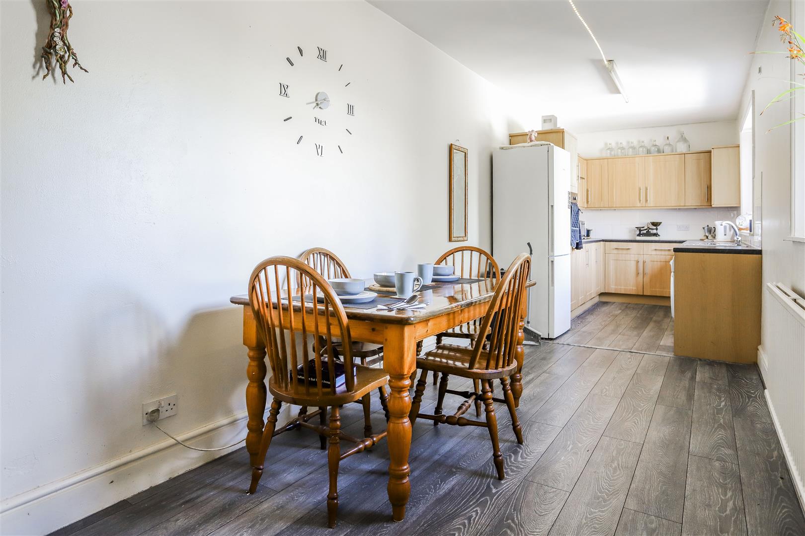 3 Bedroom Mid Terrace House For Sale - Main Image